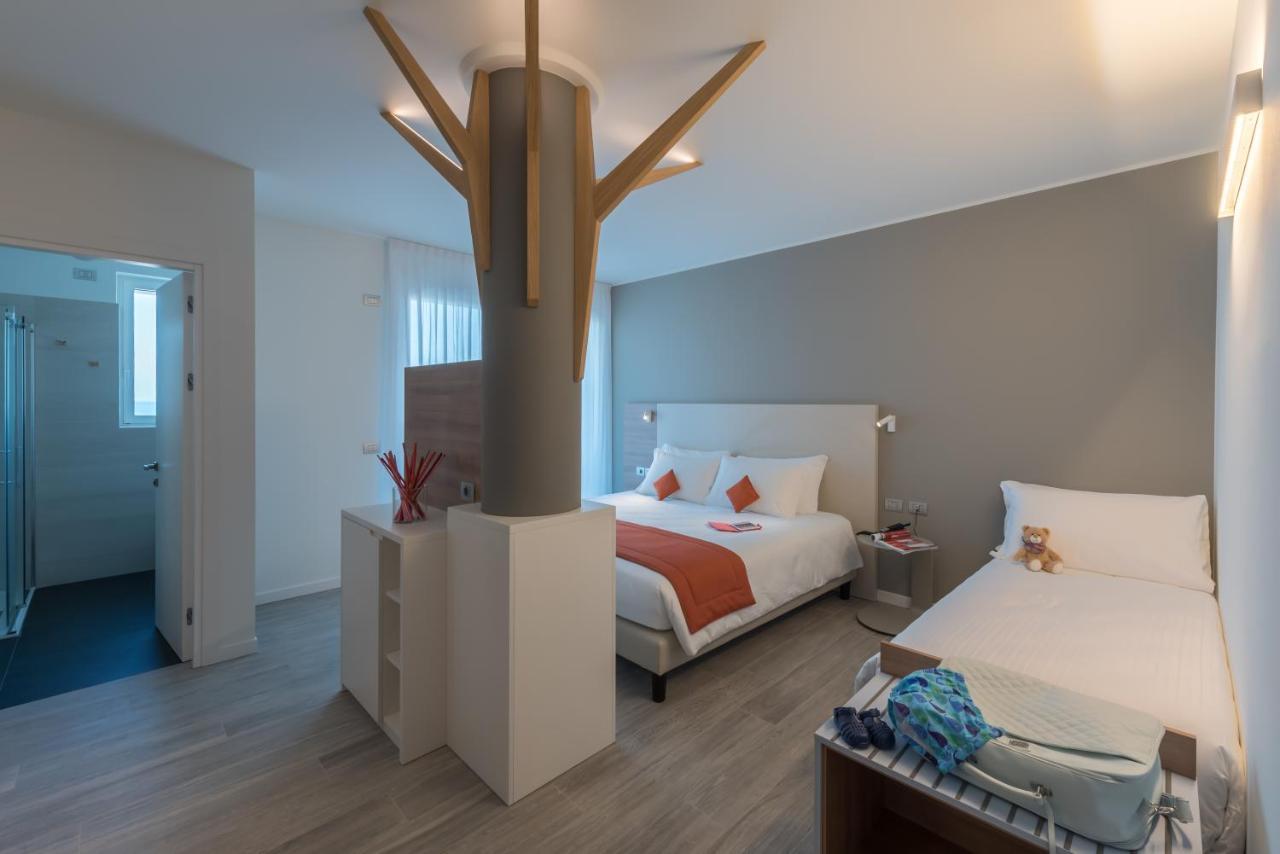 Hesperia Hotel & Residence リド・ディ・イエゾロ エクステリア 写真